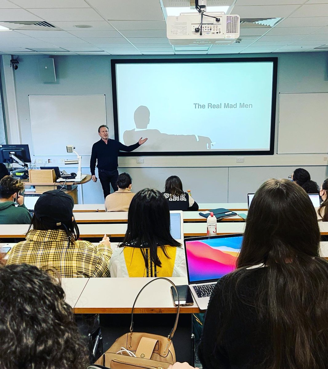 pradvuow's tweet photo. @SimeyD simon Derungs Advertising guru and head of client services at full service YOU agency in London. Inspires our #pradv students in all that’s great about #advertising .
.
.
#pr #madmen #historyofadvertising #youagency #london #londonlife #studentlife https://t.co/YsTDKo0n1P