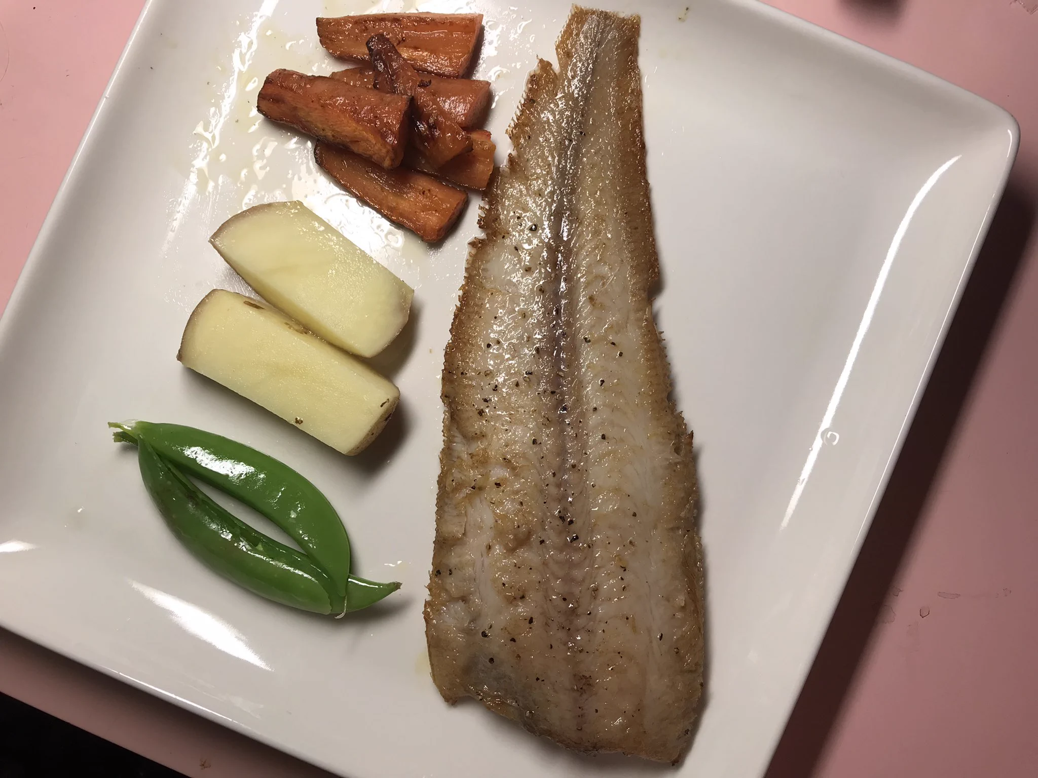 @kawa_batayoshi ハサウェイのルームサービスは、自分で作りました〜🥰ガンダムカフェは色々高い‼️ 