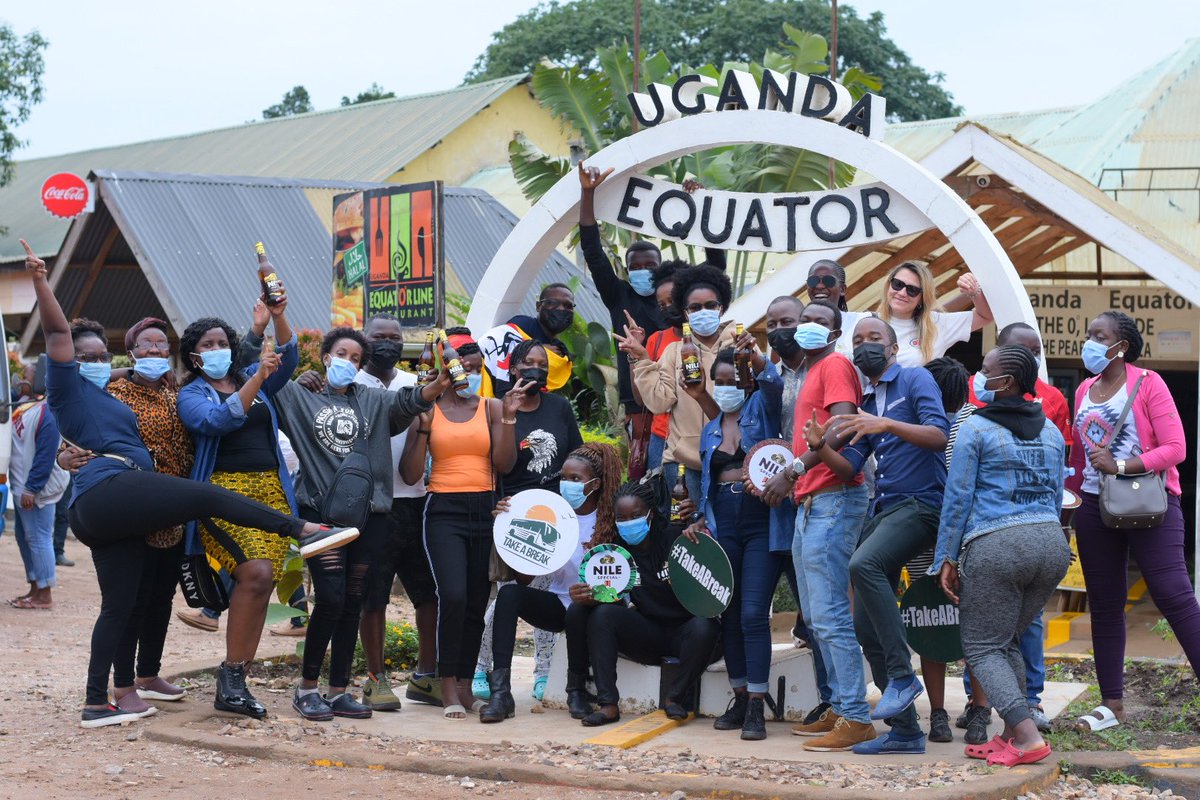 TakeABreakUg's tweet photo. The equator line could be dividing earth into the South and Northern  Hemispheres but nothing divides people with good vibes 😎 

Powered by @NileSpecial 
#MadeOfUganda
#TakeABreak https://t.co/zLPN6XXJir