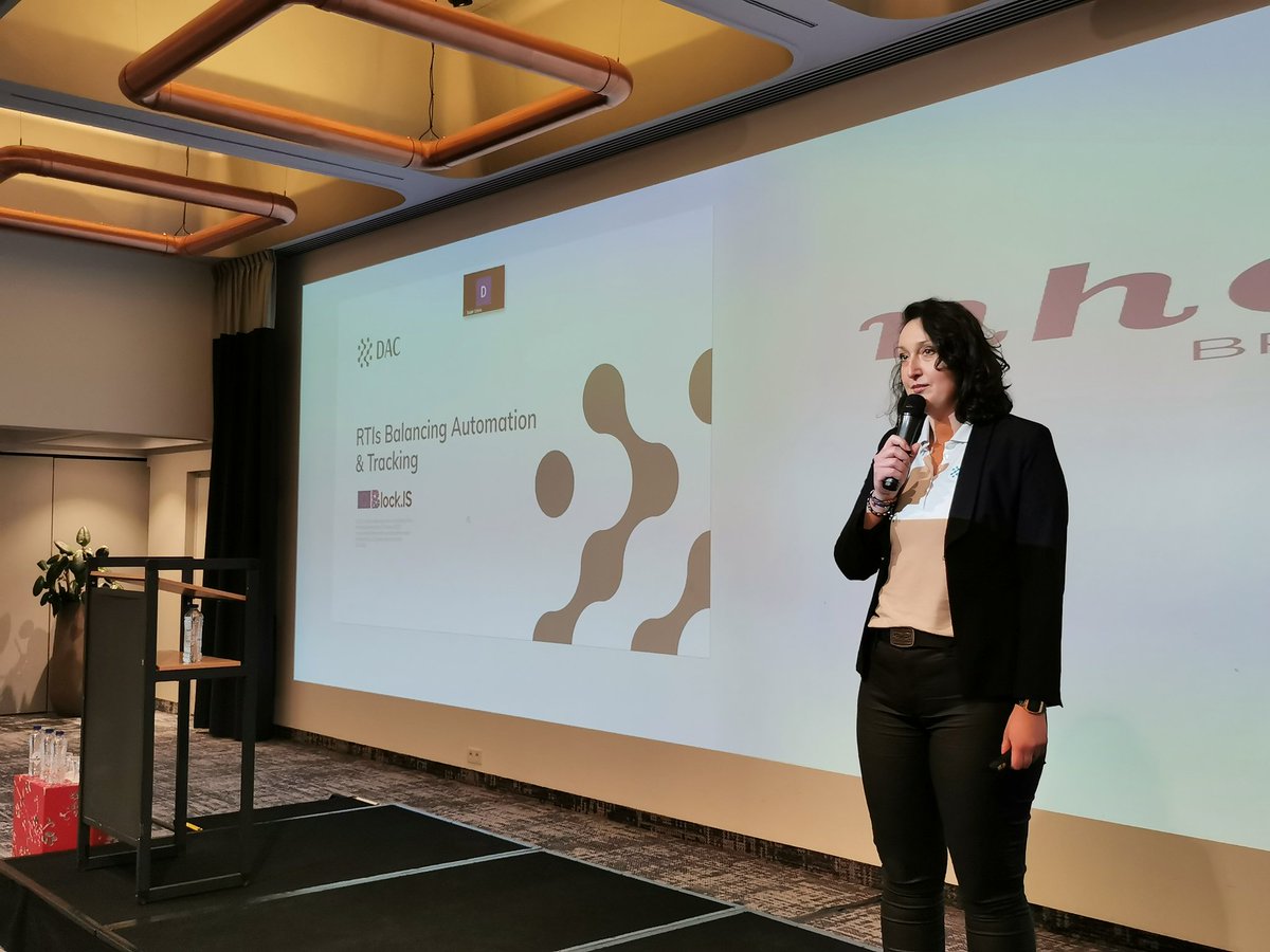 Block.IS tweet media