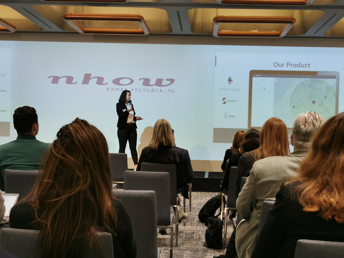 Block.IS tweet media