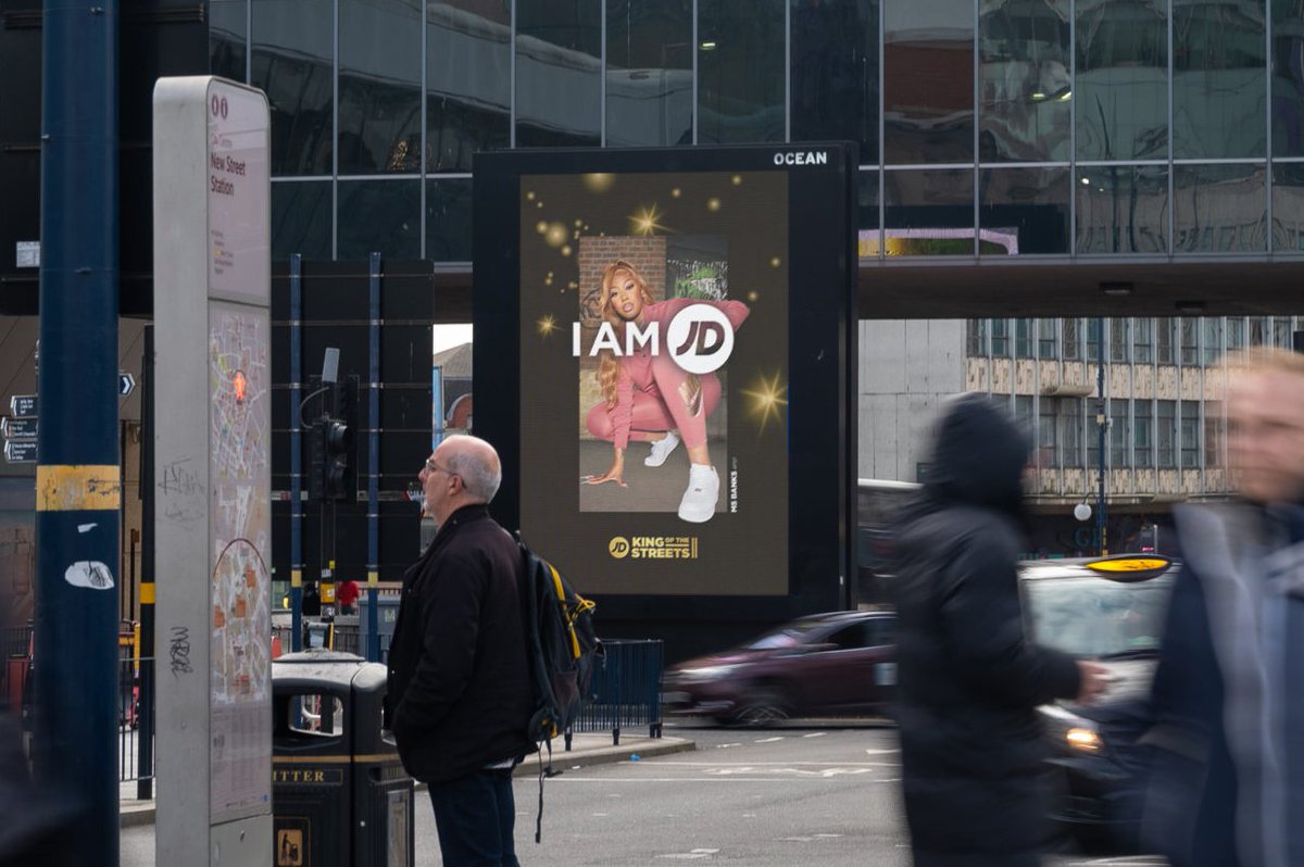 OceanOutdoorUK's tweet photo. .@JDOfficial are bringing the heat with the launch of their Christmas campaign 'King of the Streets' 🎄📍
 
The campaign is full of stars - bringing together music, sport, and entertainment to represent the heart of youth culture.
 
#JDSTREET #Advertising #DOOH #OOH https://t.co/Qc0O7O4rpR