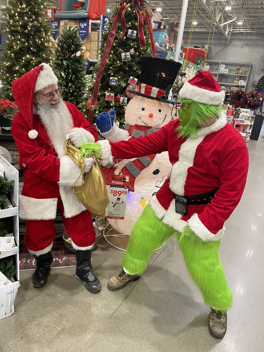 We are in full #LowesBF swing here at your local 554 Florence, KY Lowe’s!  Santa stopped by to hand out candy canes and all. Unfortunately, the Grinch tried to steal Santa’s sack, with no luck of course!  <a href="/shanejthompson/">Shane Thompson</a> <a href="/kplowery6b/">Kyle Lowery</a> @NXeloures27 <a href="/RamanKakar/">Raman</a>