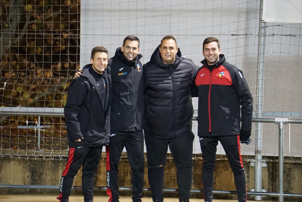 oriolalcazar's tweet photo. Amigos que te da el futbol ⚽🔴⚫ https://t.co/mQUcponj88