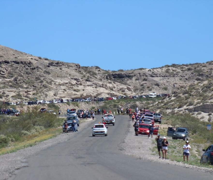 Durísima trepada en Tres Cruces. Se desgrana el pelotón. 

#VuetaxLider #Vuelta78