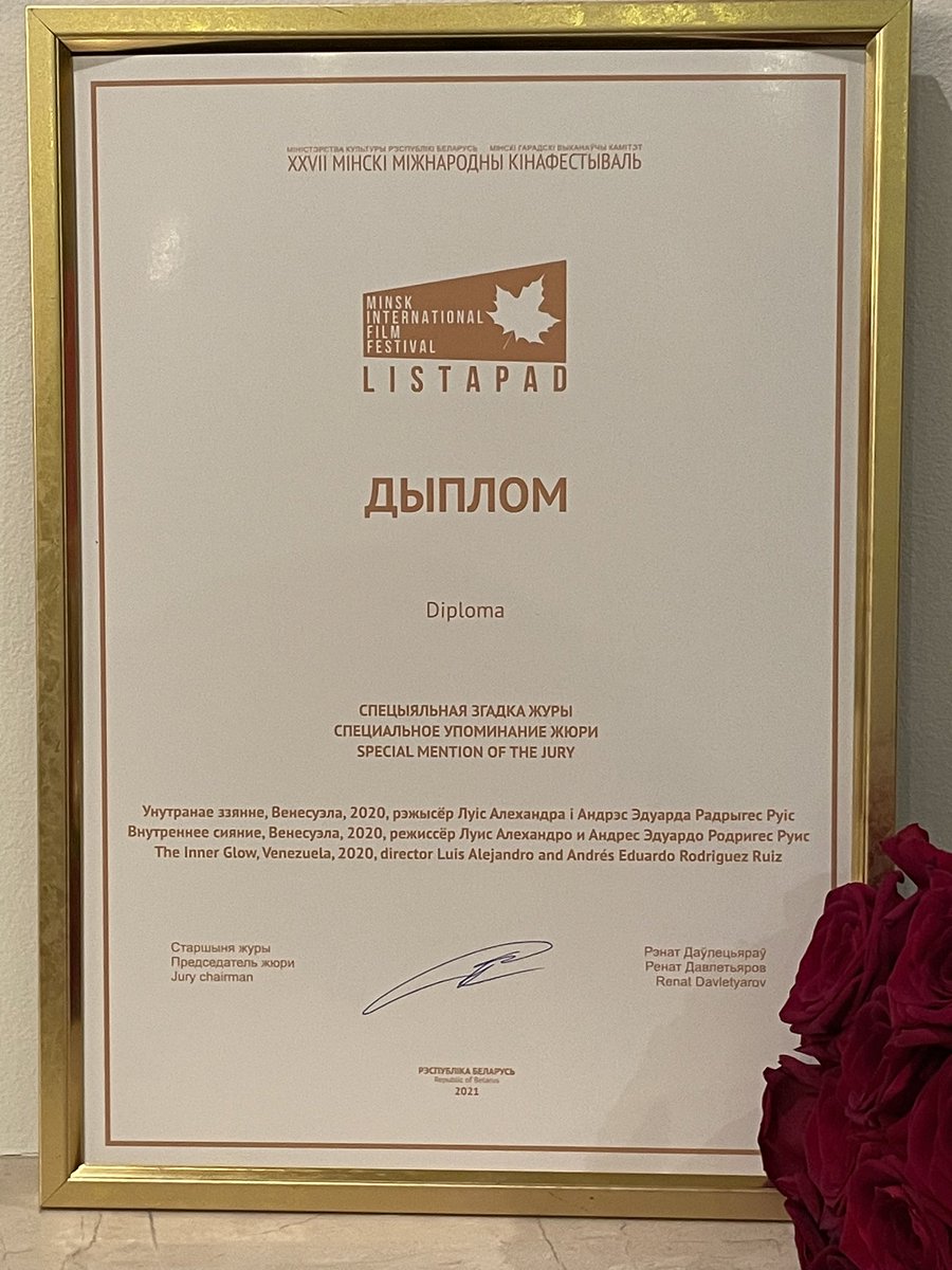 EmbaVenBelarus's tweet photo. Este #26Nov la película venezolana "Un Destello Interior" dirigida por Luis y Andrés Rodríguez, obtuvo el reconocimiento de "Película Destacada por el Jurado" en el XXVII Festival Internacional de Cine de Minsk #Listapad 2021
@villadelcine @amazonia_films https://t.co/DjFDpCfUL8