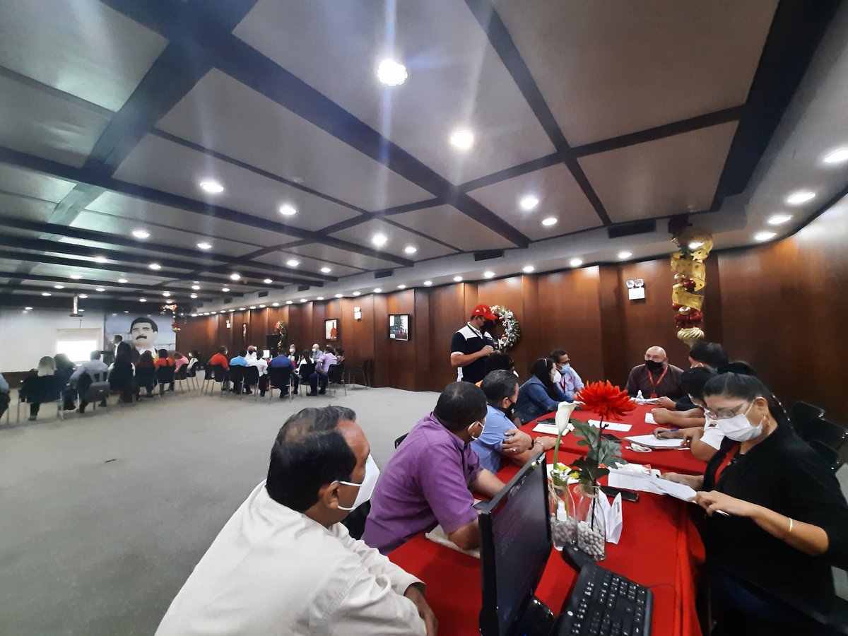 PequivenAMC's tweet photo. Por segundo día consecutivo, la fuerza laboral del #CPAMC se reúne para debatir aspectos de seguridad e higiene ocupacional, comercialización y confiabilidad, de gran importancia para el impulso de la petroquímica.

#1ercongresonacionalpequiven 
@TellecheaRuiz https://t.co/GVnMhcasRy
