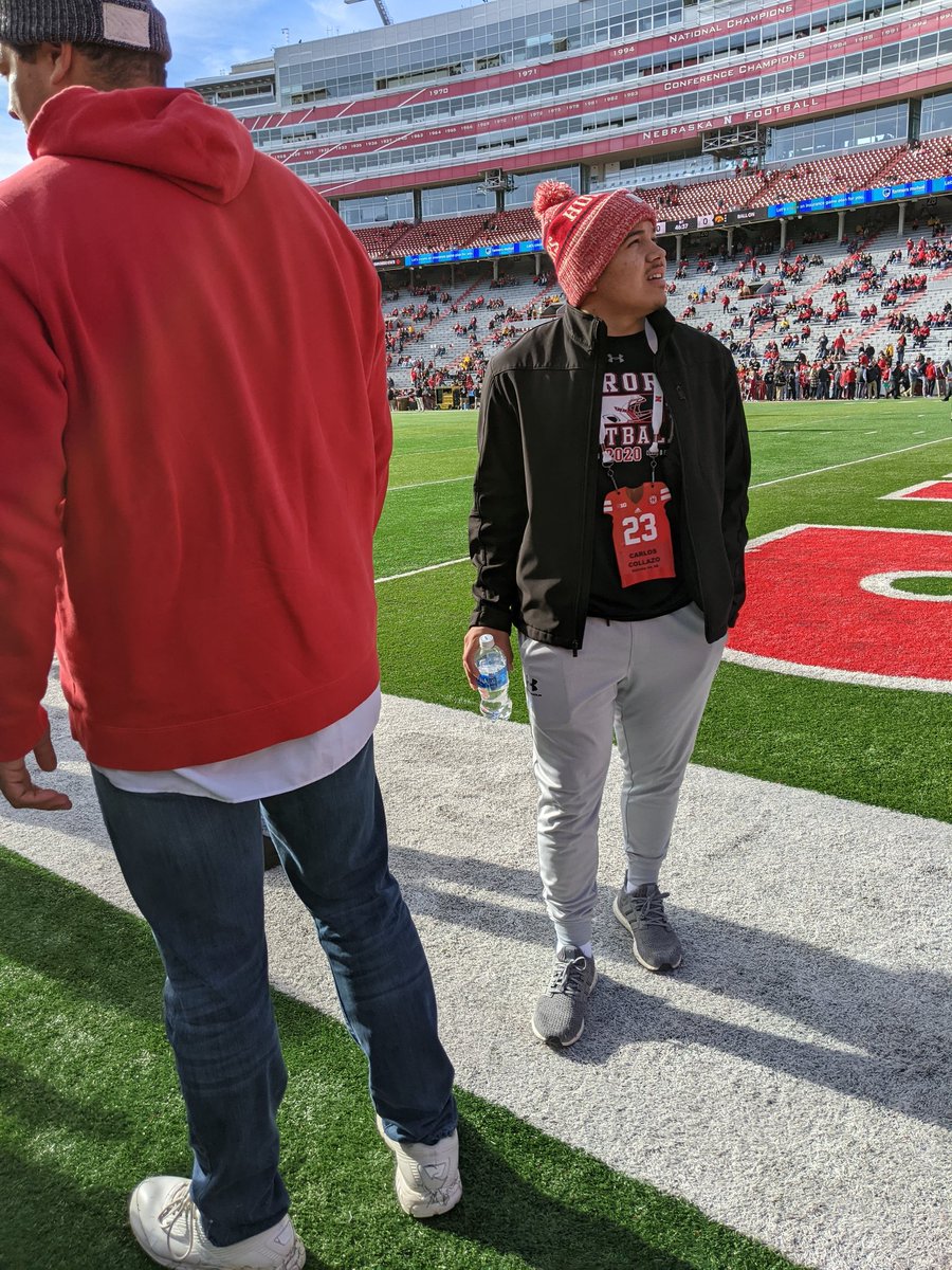 SportsANR's tweet photo. Think this guy would look good wearing scarlet? The guy on the left already did. @c0llaz0 @arod6378 https://t.co/ZevSREPJuc