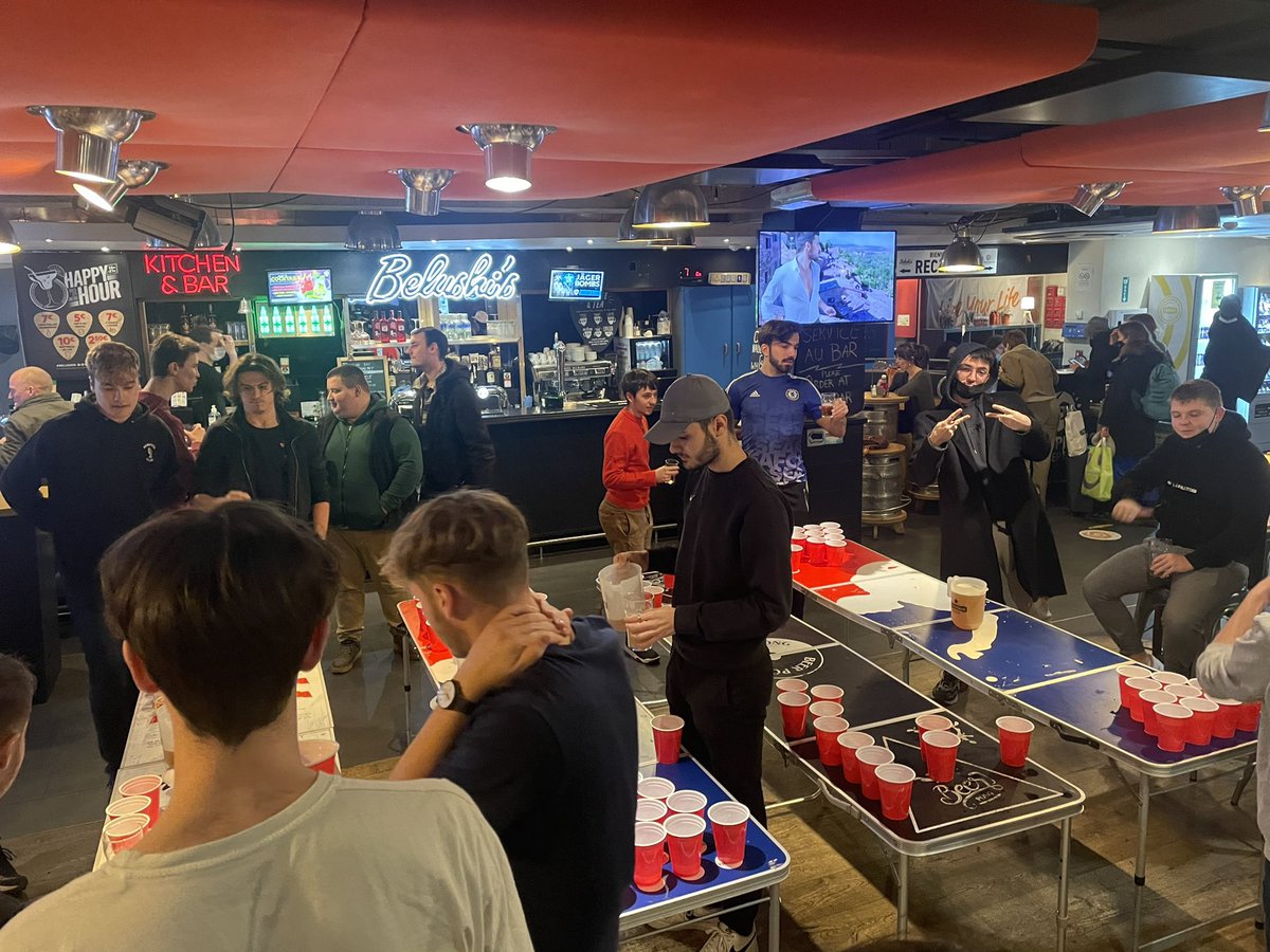 Notre évent au <a href="/Belushis_Paris/">Belushi's Paris Canal</a> vient de commencer ! 🍻
Tous les adeptes de bière pong sont présents et il ne restera qu’un duo à la fin de cet affrontement ! 
Bonne soirée à tous ! 🍺