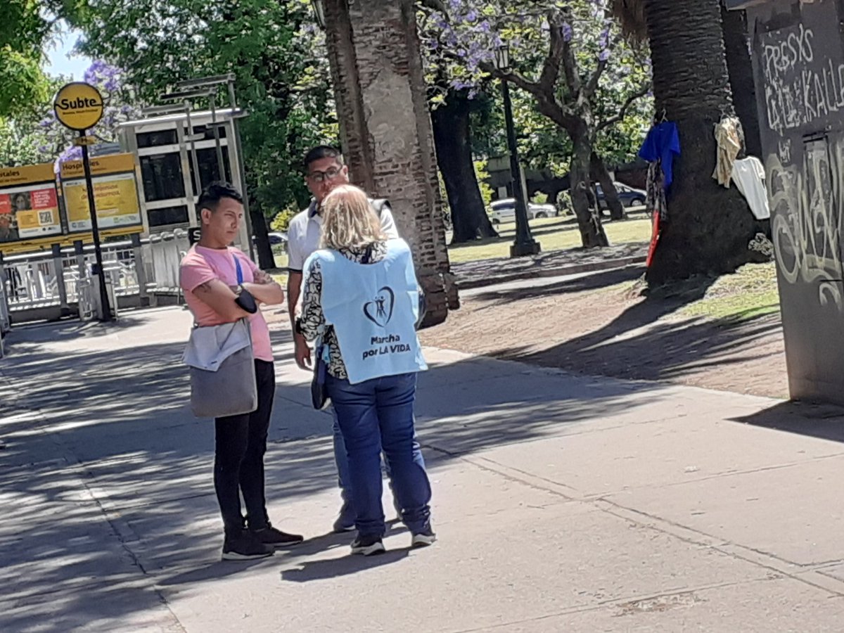 Marcha por la Vida Argentina (@marchaxlavidaar) on Twitter photo Seguimos creando conciencia y difundiendo la cultura de la vida!!
Como lo hacemos todos los meses en la semana del 25, hoy estuvimos nuevamente en las calles.
En Parque Patricios. Esquina del Hospital Penna.
Sumate la próxima . Te esperamos!!!💙💪
<a href="/vivicanosaok/">Viviana Canosa</a> Seguimos creando conciencia y difundiendo la cultura de la vida!!
Como lo hacemos todos los meses en la semana del 25, hoy estuvimos nuevamente en las calles.
En Parque Patricios. Esquina del Hospital Penna.
Sumate la próxima . Te esperamos!!!💙💪
<a href="/vivicanosaok/">Viviana Canosa</a>