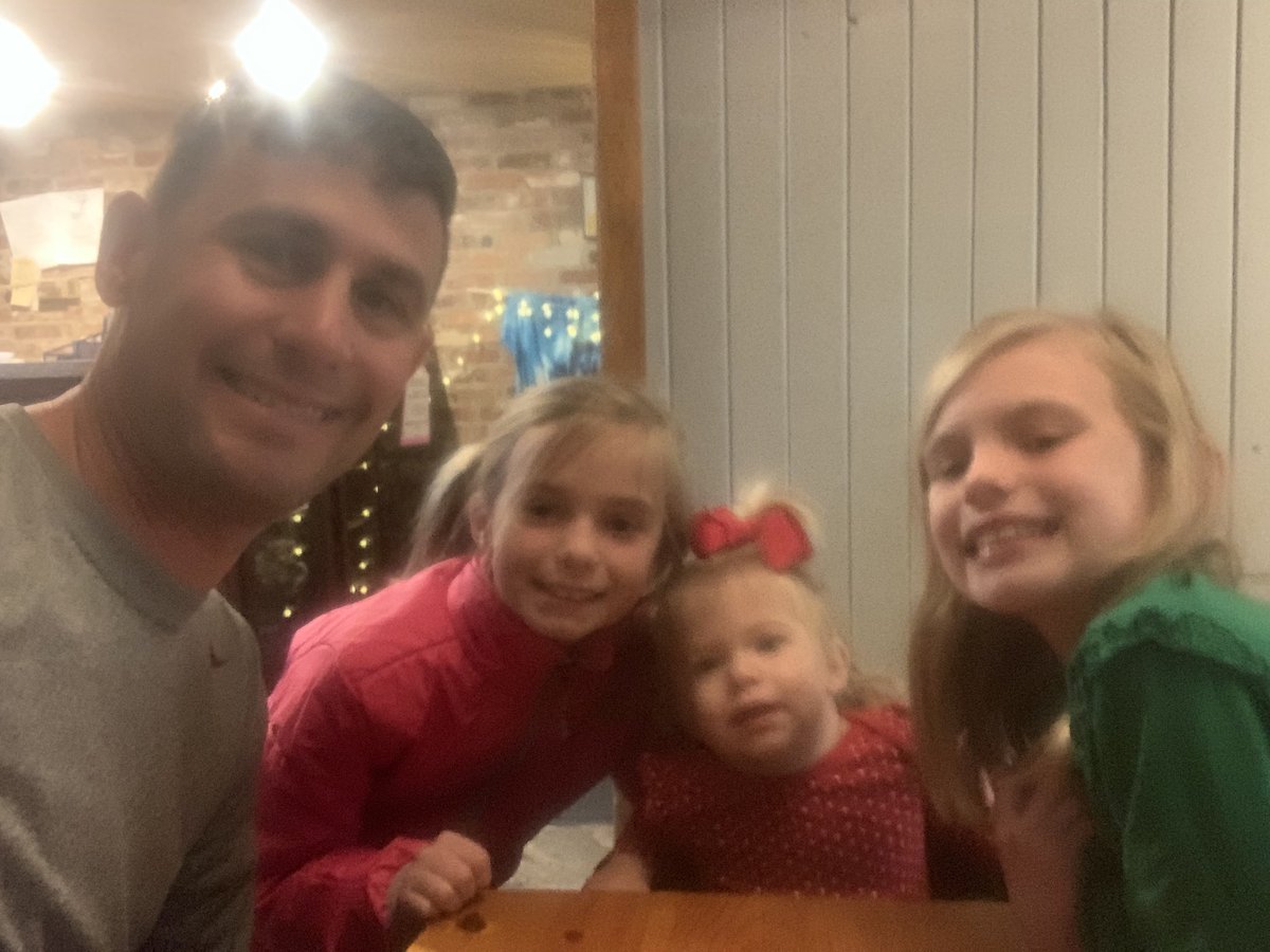 Daughters Date at Side Street Pizza!!!