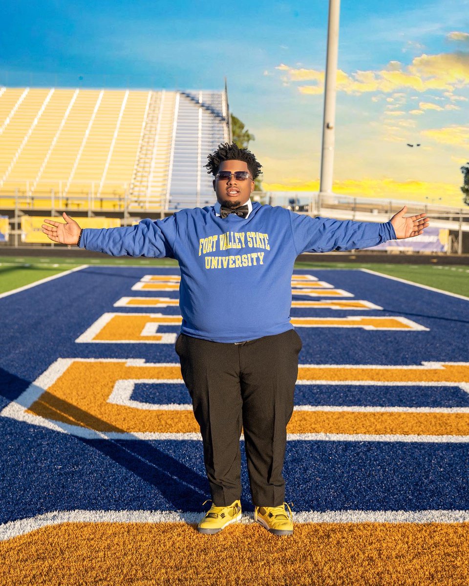 DeionDtm's tweet photo. LOST ALOT OF CHILDHOOD FRIENDS DURING THIS PROCESS 🚨🚨🚨🚨🚨🚨🚨MY HIGH SCHOOL PRINCIPAL TOLD ME ILL NEVER AMOUNT TO NOTHING (CHRISTOPHER LINDSEY ) 
#LLBART 
#LLRJ 💰🥂✅ https://t.co/quECEXE2cY