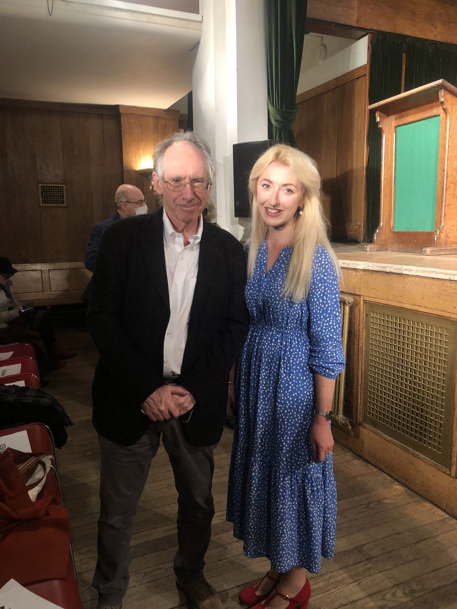 missparsons53's tweet photo. I MET IAN MCEWAN (AHHHHH)
(…and got nervous and told him I’ve only not read one of his books, because I’m worried he is going to die and I won’t have anything new of his) #orwelllecture #ianmcewan https://t.co/KrJiQWFwbz