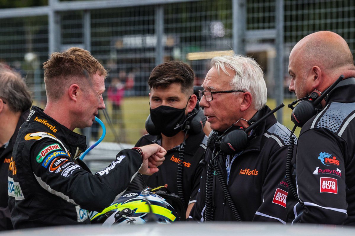 Catacleanuk's tweet photo. Time for a bit of #FridayFun…

If you could pick any job within the @TeamDynamics @BTCC team, what would it be? 🤔💭

Engineer, mechanic, tyre man, truckie? 🛠🧑‍💻🚚

Let us know in the comments below. ⬇️

#Cataclean #BTCC #DreamTeam #Rowbo32 #Flash52 #TeamDynamics #Halfords https://t.co/F2ZE0ifazA