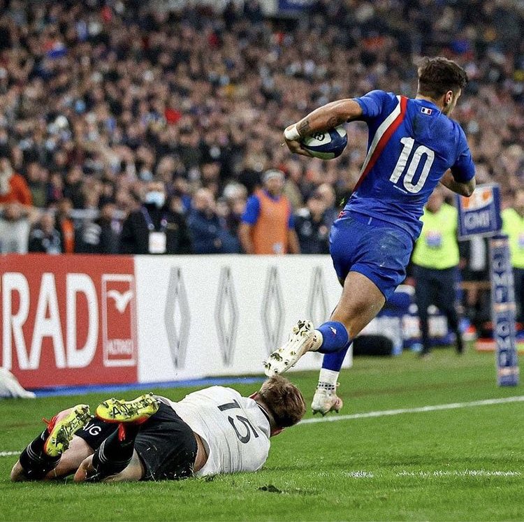 MartinXRugby's tweet photo. What a picture…. and this is why we adore French rugby! https://t.co/y5xVetW6uJ