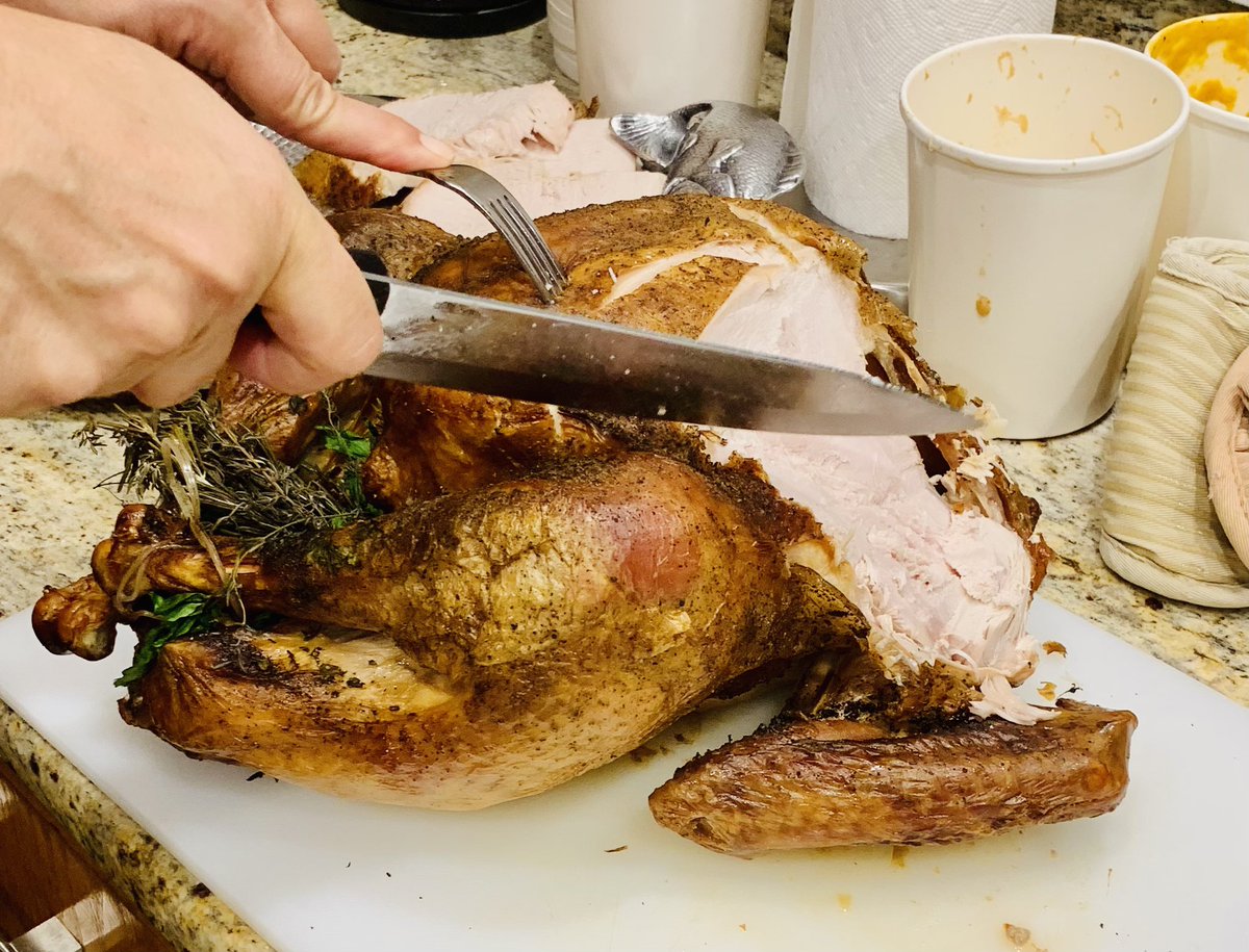 TheFoodie8's tweet photo. #GerberFarmsTurkey #ScallopedPotatoes #CandiedSweetPotatoes #HomeMadeStuffing #OrganicGreenBeans #TripleLayeredChocolateCake #Thanksgiving2021 #Feasting #EatPGH #TrueCooks ๐ฆ๐ฆ๐๐ https://t.co/jSIbvCElib