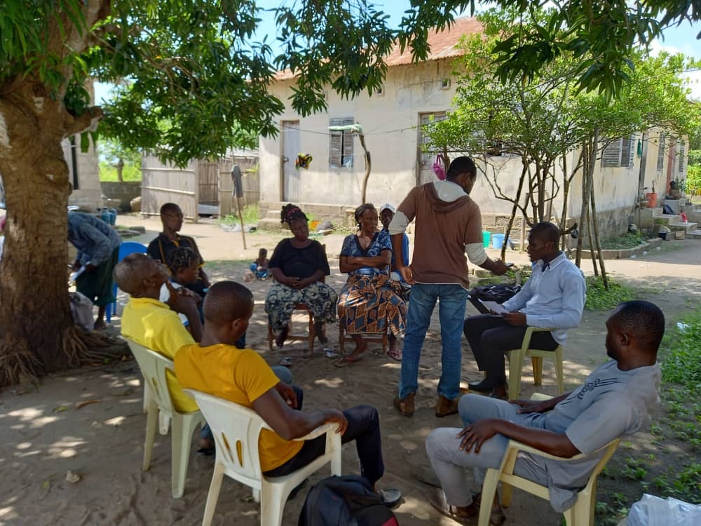 CosolPg's tweet photo. En ce jour à Agbanakin, une émission communautaire s’est tenue en vue de vulgariser les acquis de la formation des maraîchers sur les techniques modernes du maraîchage. https://t.co/VEi4eTIyql