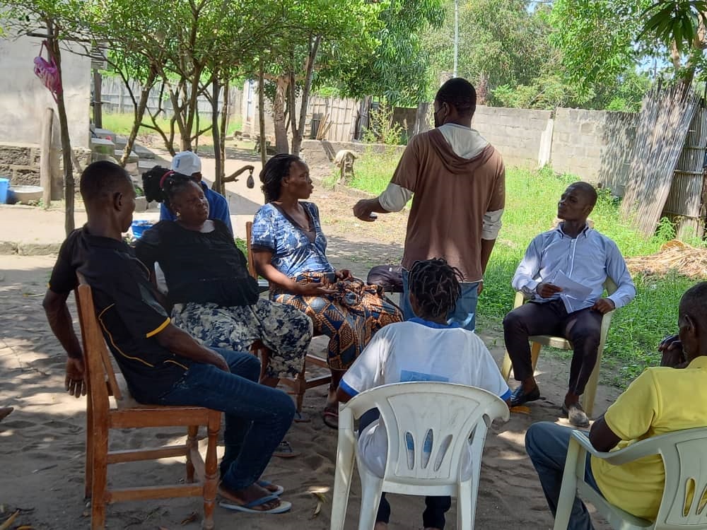 CosolPg's tweet photo. En ce jour à Agbanakin, une émission communautaire s’est tenue en vue de vulgariser les acquis de la formation des maraîchers sur les techniques modernes du maraîchage. https://t.co/VEi4eTIyql