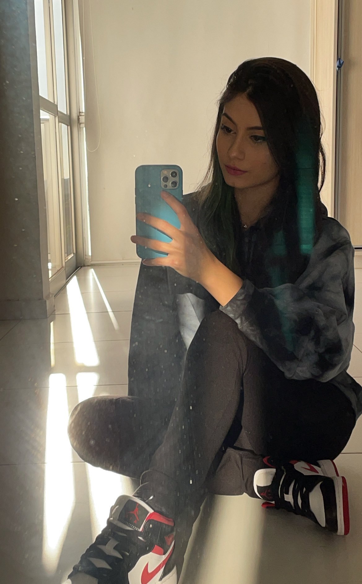 Girls wearing jordan clearance 1