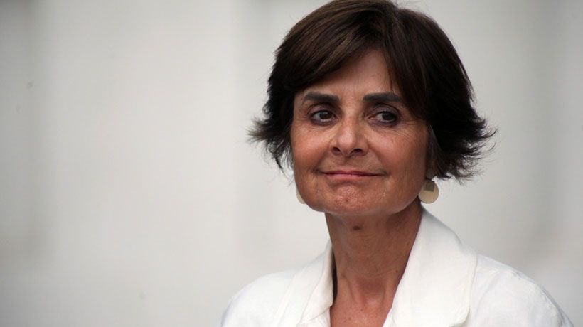mariseka's tweet photo. El @GobiernodeChile, no debe aceptar  el permiso sin goce de sueldo de la Subsecretaria Paula Daza @pdazan. No es ético, ni profesional y menos cuando aún estamos enfrentando la pandemia, así que, lo que corresponde es su renuncia al cargo, tal como lo hizo la Doctora @izkia https://t.co/SlVMakLNlf