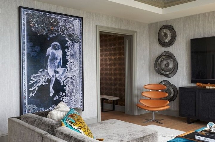 E2zGroup's tweet photo. created beautiful furniture everywhere,carefully collected works of art and added decadent fabrics and luxurious.Each wall in the house is covered with custom paint,custom carpenter,soft panels or wall cladding,and although it was a difficult task the result is amazingly thorough https://t.co/7Yxio1mELP