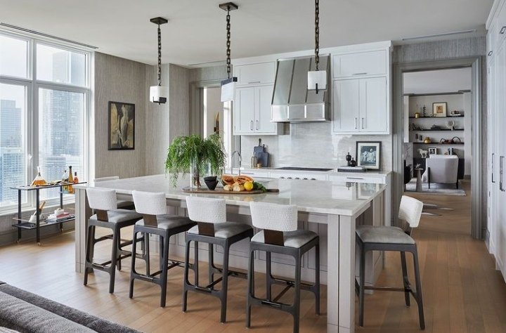 E2zGroup's tweet photo. created beautiful furniture everywhere,carefully collected works of art and added decadent fabrics and luxurious.Each wall in the house is covered with custom paint,custom carpenter,soft panels or wall cladding,and although it was a difficult task the result is amazingly thorough https://t.co/7Yxio1mELP