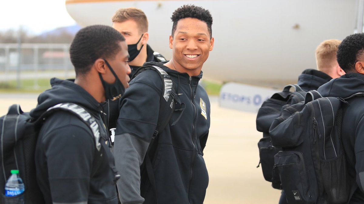 ArmyWP_Football's tweet photo. NY✈️VA 

#GoArmy | #LastoftheHard https://t.co/X5fgA0sUf2