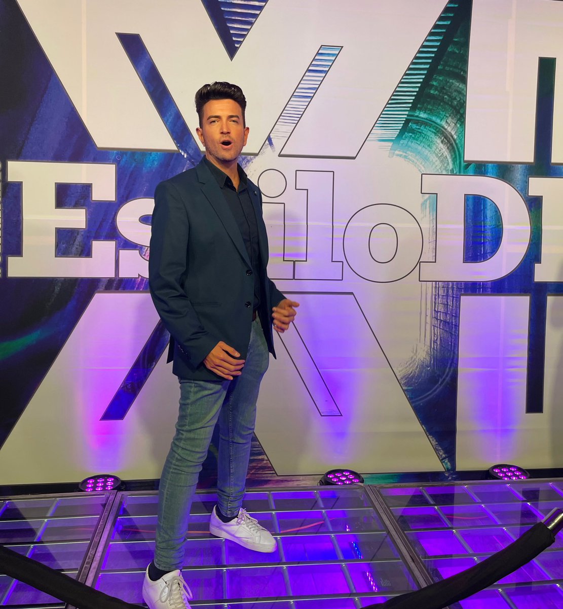 OscarPertusa's tweet photo. Gran noche en los premios de la revista @estilodf, de mis favoritas y que siempre me ha apoyado.
Fue un evento muy bonito y emocionante por reencontrarme con tantos amigos.
Enhorabuena y muchas felicidades a la revista. Que sigamos celebrando juntos! #premiosedfxi #EstiloDFXI https://t.co/7uUFkNagFN