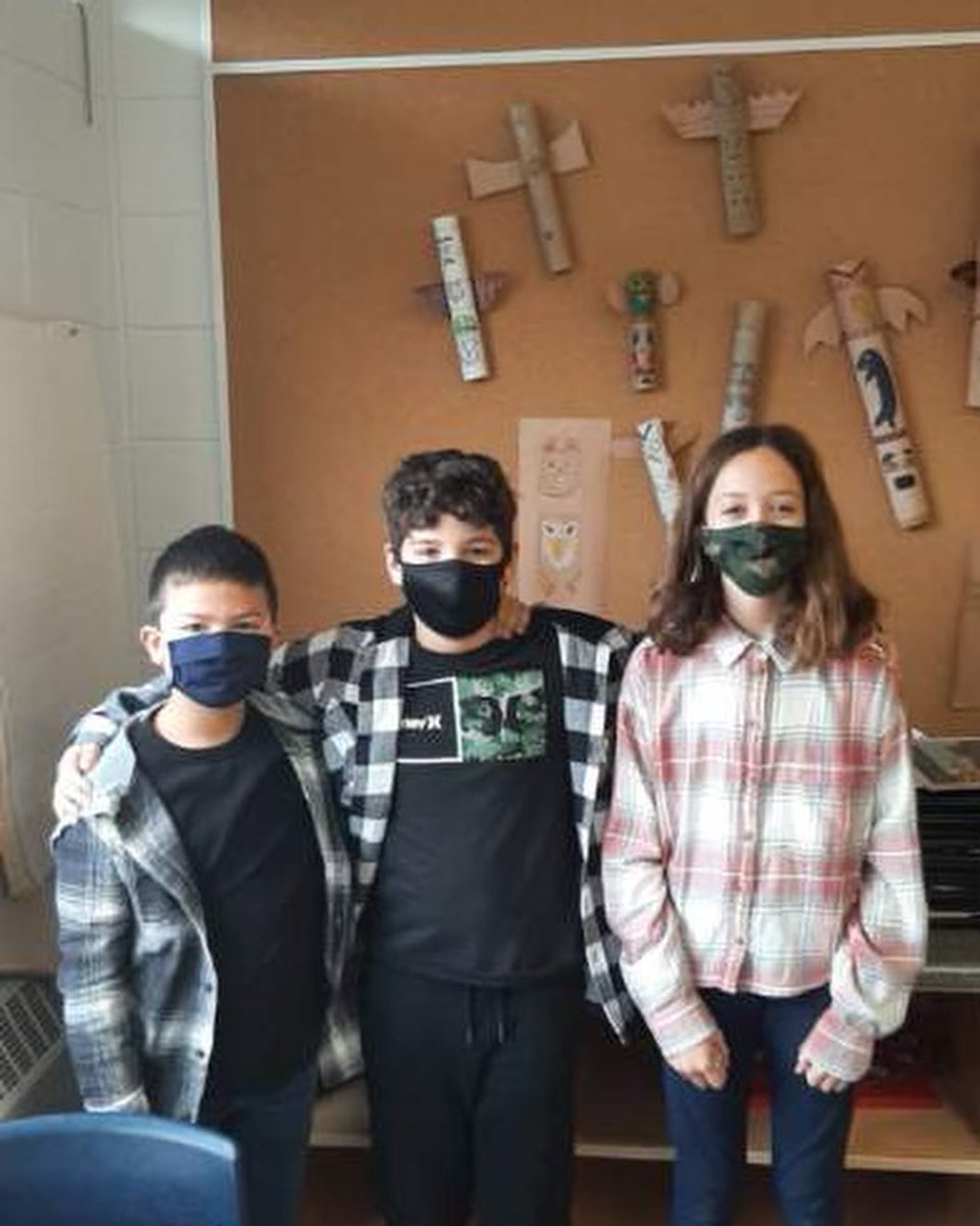 LorettoFalls's tweet image. Great school spirit supporting #projectplaid