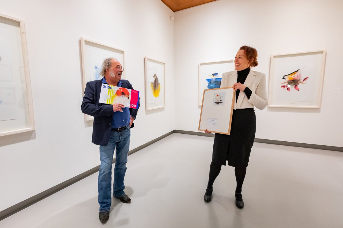 FriesMuseum's tweet photo. Vandaag kreeg OC Hooymeijer de GERRIT BENNERprijs 2021 uitgereikt van gedeputeerde Sietske Poepjes. Een tentoonstelling met zijn werk is nu te zien in het Fries Museum.
https://t.co/ICuWmZTC2I
@provfryslan @Keunstwurk @OCHooymeijer https://t.co/ffhLGNUTGx