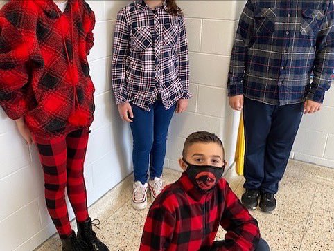 LorettoFalls's tweet image. Supporting #projectplaid at Loretto Catholic.