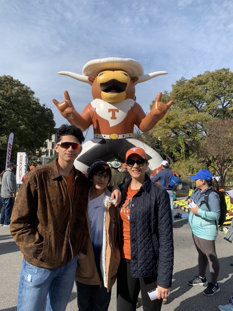 jaskrilla's tweet photo. #hookem #getusonthejumbotron https://t.co/ljbCx8WNe0