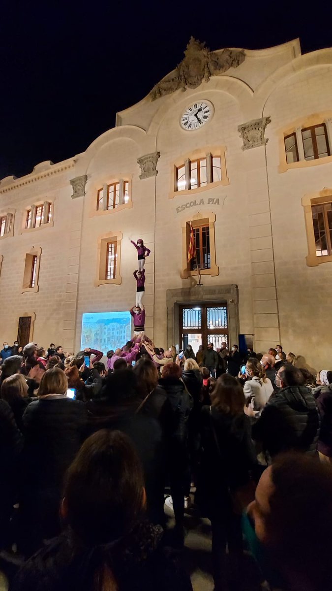 Avui hem fet un pilar a la inauguració de la restauració de la façana de l'Escola Pia. Enhorabona <a href="/epiaigualada/">Escola Pia Igualada</a>!

📷 via <a href="/marccastells/">Marc Castells</a>