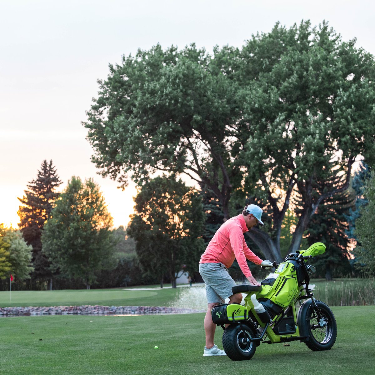 Did you know the asymmetrical tire design help make Finns friendly on the turf? #finncycles #turffriendly #golftech