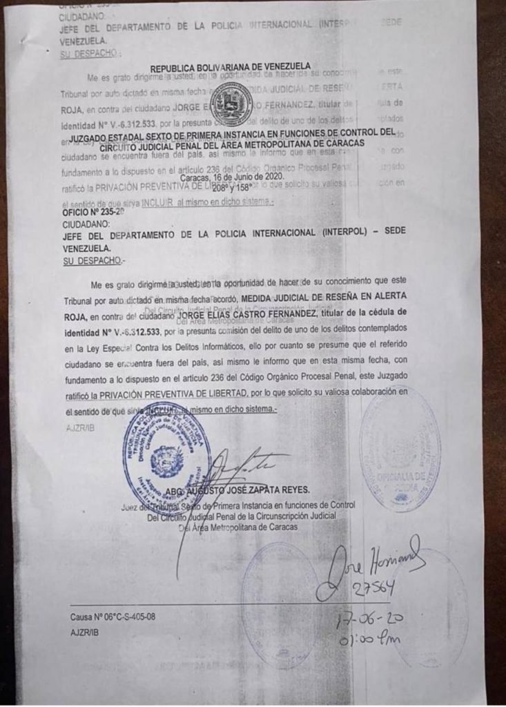 jesusmedinae's tweet photo. Jorge Elías Castro Fernández, solicitado en Venezuela, Panamá, Colombia y en los EEUU por extorsión, chantaje y blanqueo de capitales al igual que su hijo Aarón Castro y su esposa Yenny Coromoto Pulgar León. Los mismos habitan en Barcelona en España escapando de la justicia. https://t.co/pBFMTYbi7l