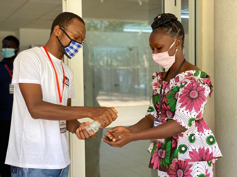 laf_wo's tweet photo. Les mesures de protection contre la maladie à coronavirus sont respectées au #WoLAf Forum.
- Lavage des mains
- Port de masque
- Distanciation d’au moins un mètre entre deux personnes
- Utilisation du gel hydro-alcoolique
#WoLAf2021
#SIFeD2021
#leadershipfeminin https://t.co/aJq5FGRdWK