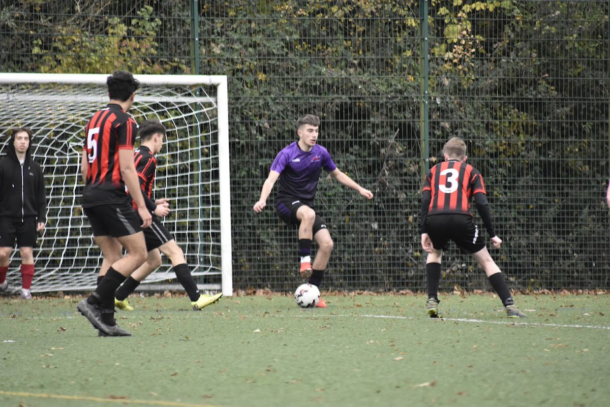Some mixed performances from our sports teams this week:
Men's Football 1st W 4-2 vs Poole Grammar School
Men's Football 2nd W 1-0 vs Alton
Netball 1st L 50-25 vs PSC
Netball 2nd L 40 -18 vs PSC
Men's Basketball W 88-18 vs Chichester