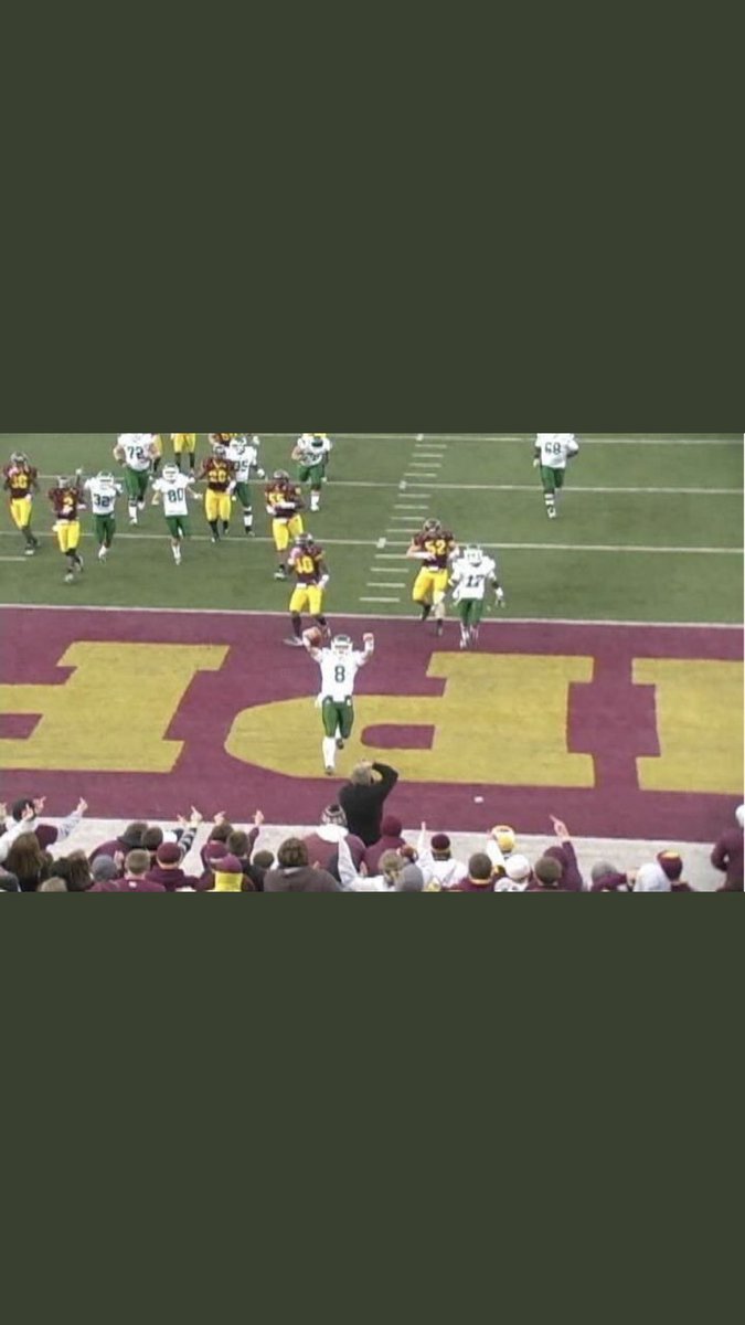 Nick80Olds's tweet photo. LETS. GO. EASTERN.
#MichiganMAC
#Birdsflyingeverywhere
@EMUFB https://t.co/wzViDYBRTr
