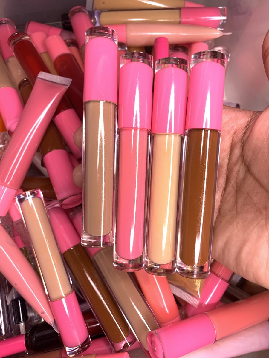 houseofdrip_'s tweet photo. The site is now live and ready for orders 🛍💕. Grab your favorite lipglosses for as low as $3.50 🤯🛒 https://t.co/2FMxcwIVZr