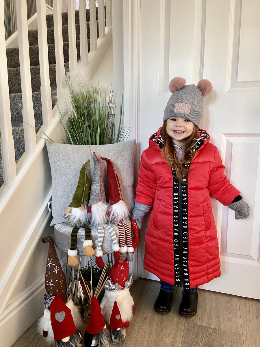 bevreilly22's tweet photo. Ready for Nursery drop off this morning. I told her it might snow so winter gear out and huge excitement ❄️⛄️ In the car she said: “Glamma me to hot”……… well at least she’s warm! Bx 🥰🤣 #pleasesnow #reputationtokeephere 🤥 https://t.co/51785zUaW3