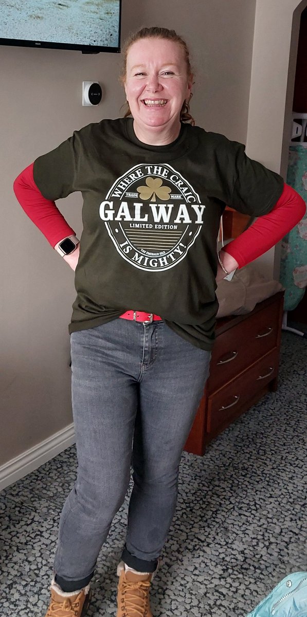 Mel_Navan's tweet image. In the Dáil,of all places, to celebrate my Birthday 🤣

#craic #thedáil #celebrate #birthday