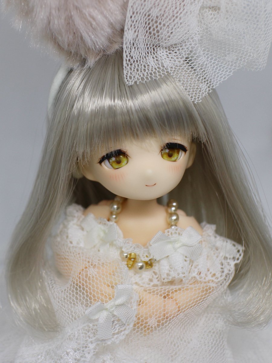 okurido's tweet photo. パールヘッドちゃんカスタム🌟
#ジュエルドール

#気まぐれかふぇ・ばぁー さまのクリスマス企画でメイクしました。こちらは仮の姿ですが、
ウィッグ #リトルポリッシュ
お洋服 #7D服 https://t.co/Yuva8PZajq