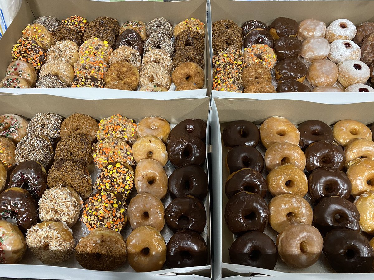 Breakfast of champions <a href="/MuskokaBrewery/">MuskokaBrewery</a> Q4 sales meeting #ventureoffthebeatenpath