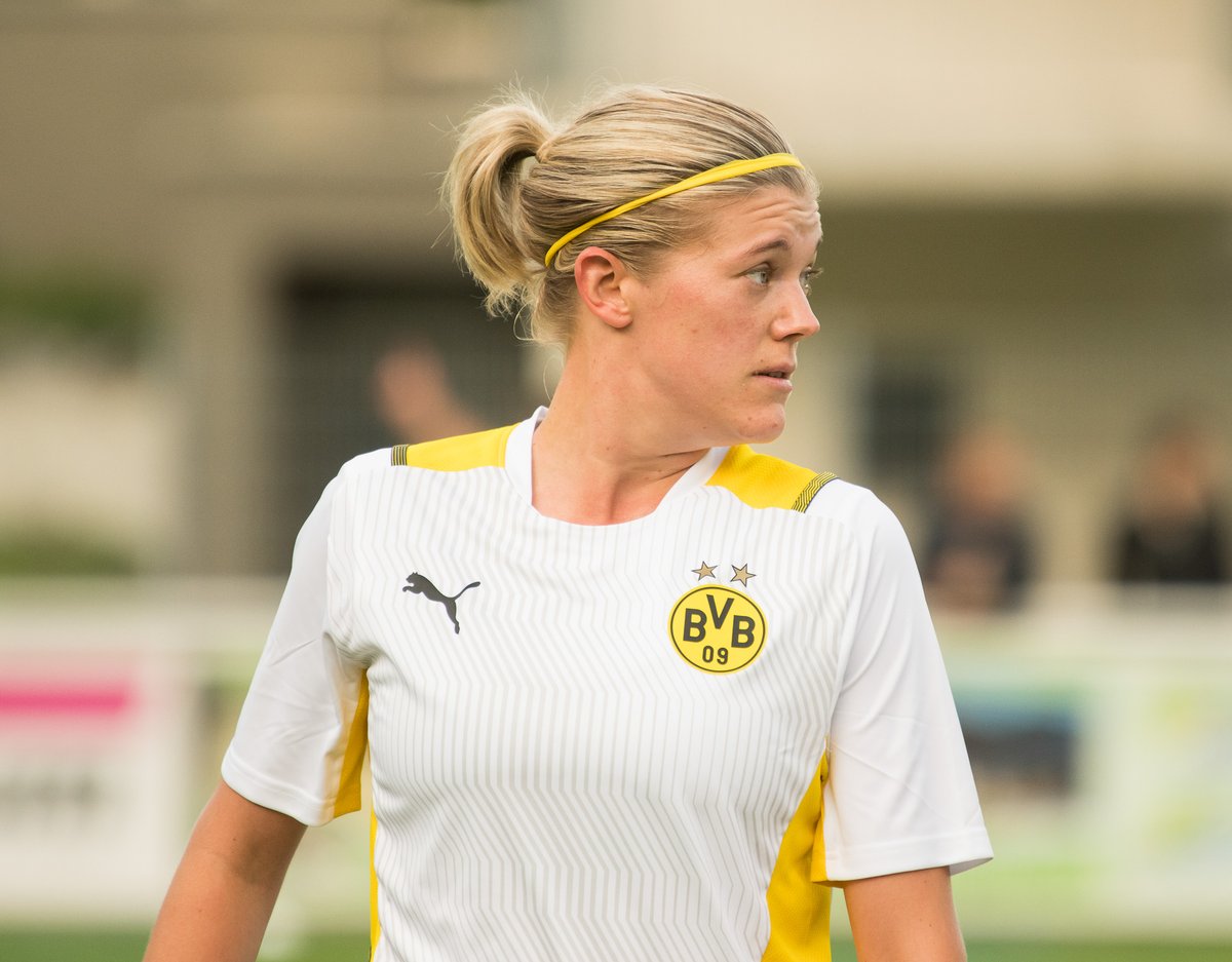 🖤💛 Mit dem Blick in Richtung wohlverdienter Winterpause geht es am Sonntag ins letzte Spiel der Hinrunde. Mit voller Leidenschaft und Konzentration wollen wir auch diese drei Punkte einfahren 💪🏼🖤💛

vs: @sv_koerne_83_damen
Wo: Sportplatz Winkelriedweg 2
Anstoß: 16:30 Uhr