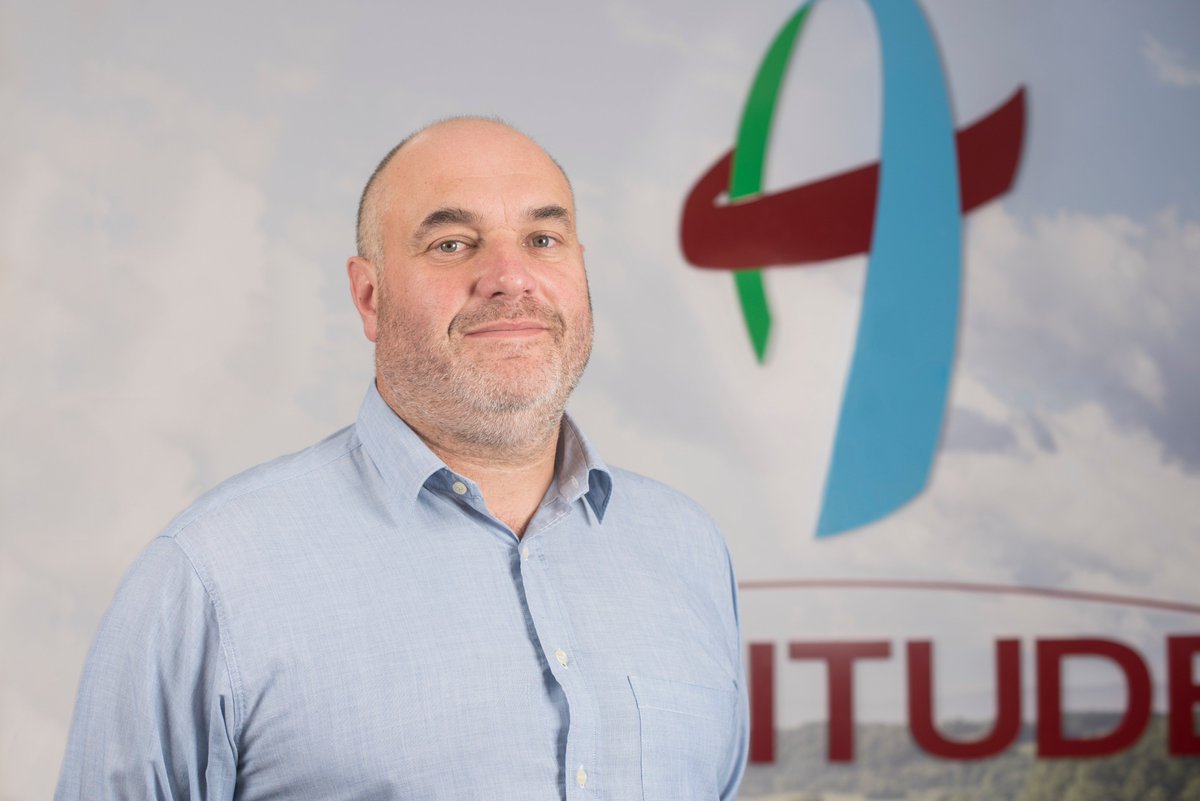 AltitudeGroupe's tweet image. #groupealtitude #présidence Didier Boussaroque nouveau Président du Groupe Altitude. Producteur de lait et de volailles fermières dans le Cantal, il était jusqu’à présent vice-président du Groupe Altitude et président de Volcalis. Communiqué : urlr.me/KZ74x