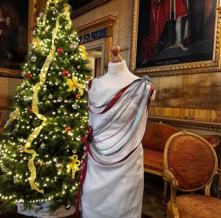 TrueCuriosities's tweet photo. We're loving Christmas @BurtonConstable - and from the comments in our guestbook,  so are our visitors!  We love to hear how much places like Burton Constable mean to people like you - and to get ideas for future years!
@Historic_Houses @VHEY_UK @VisitEastYorks @VisitHull #Xmas https://t.co/DkW9kHeG44