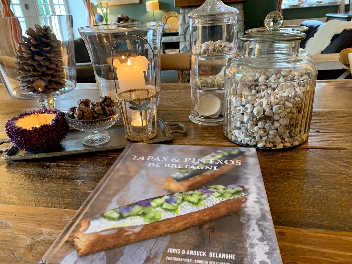 bretagnembvb's tweet photo. Merci #ouestfrance #letelegramme #lagazette  #breizhtandem pour votre présence sur notre présentation &amp; dégustation de notre livre de cuisine Tapas &amp; Pintxos de Bretagne. 
Précommander sur notre site web https://t.co/1VYwPMDmQ8
Anouck &amp; Joris https://t.co/iiKrmrbSrr