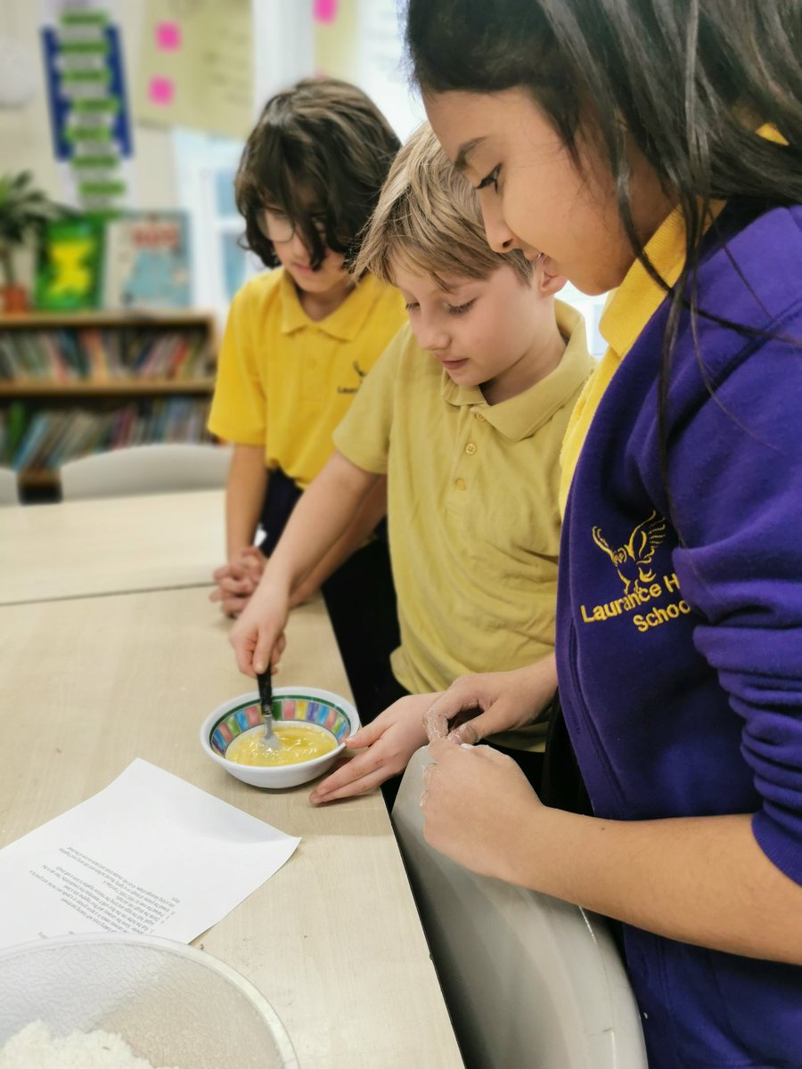 MrsMakinsonLHS's tweet photo. Team Birch loved making traditional Tudor jumbles this morning! Were the instructions useful? This afternoon we are taste testing to find out! @MissAliLHS @pandit_mrs @LHS_Watford @HeadLHS @MissEdwardsLHS https://t.co/mXlbGSV6Nf