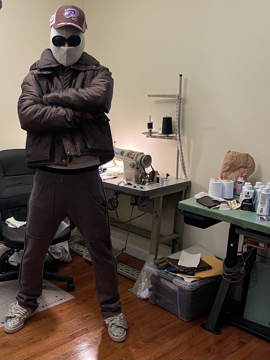 tylerjeanz's tweet photo. BLACK FRIDAY SALE @ 4:20PM EST!!! https://t.co/opI8wCb18i THIS MY FIRST TIME PUTTING SHIT ON SALE SO TAKE ADVANTAGE OF IT LOL 😈🤝👖👖👖🆙💙 https://t.co/PqodybrvoM