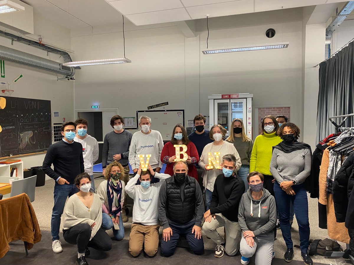 Villa_BN's tweet photo. Aujourd'hui c'était co-lunch espagnol à la Villa Bonne Nouvelle ! Merci à l'équipe @Honoagency qui nous a fait découvrir ces délicieuses saveurs. Une petite photo souvenir avec les participant(e)s.
#colunch #vbn #partage #Paëlla https://t.co/LTsIRhQcHn